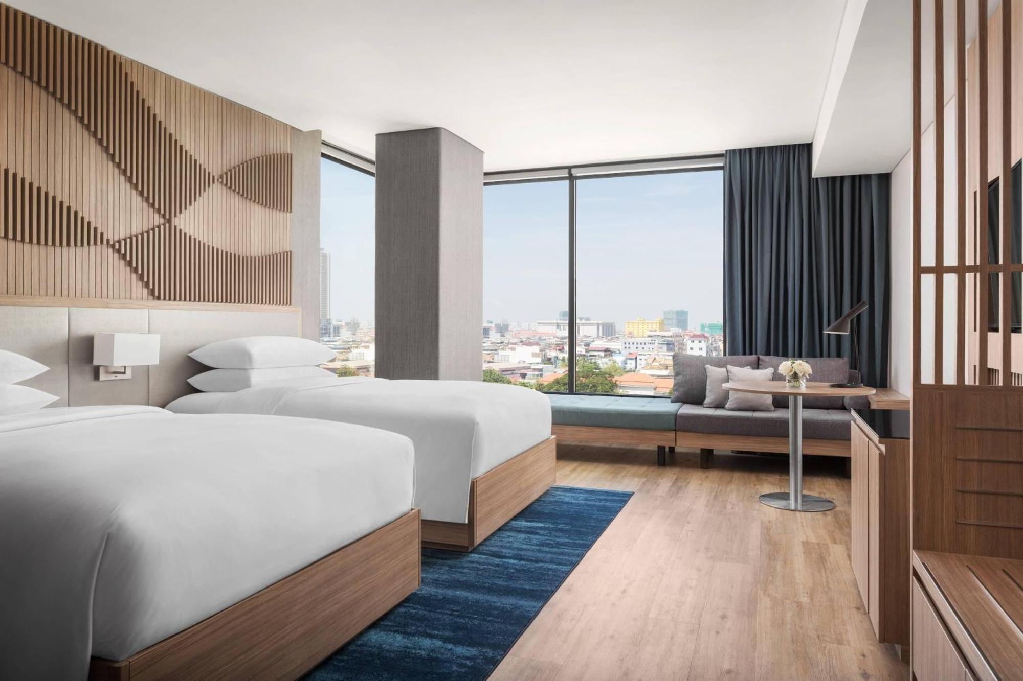 Hotel Courtyard By Marriott Phnom Penh Exterior foto