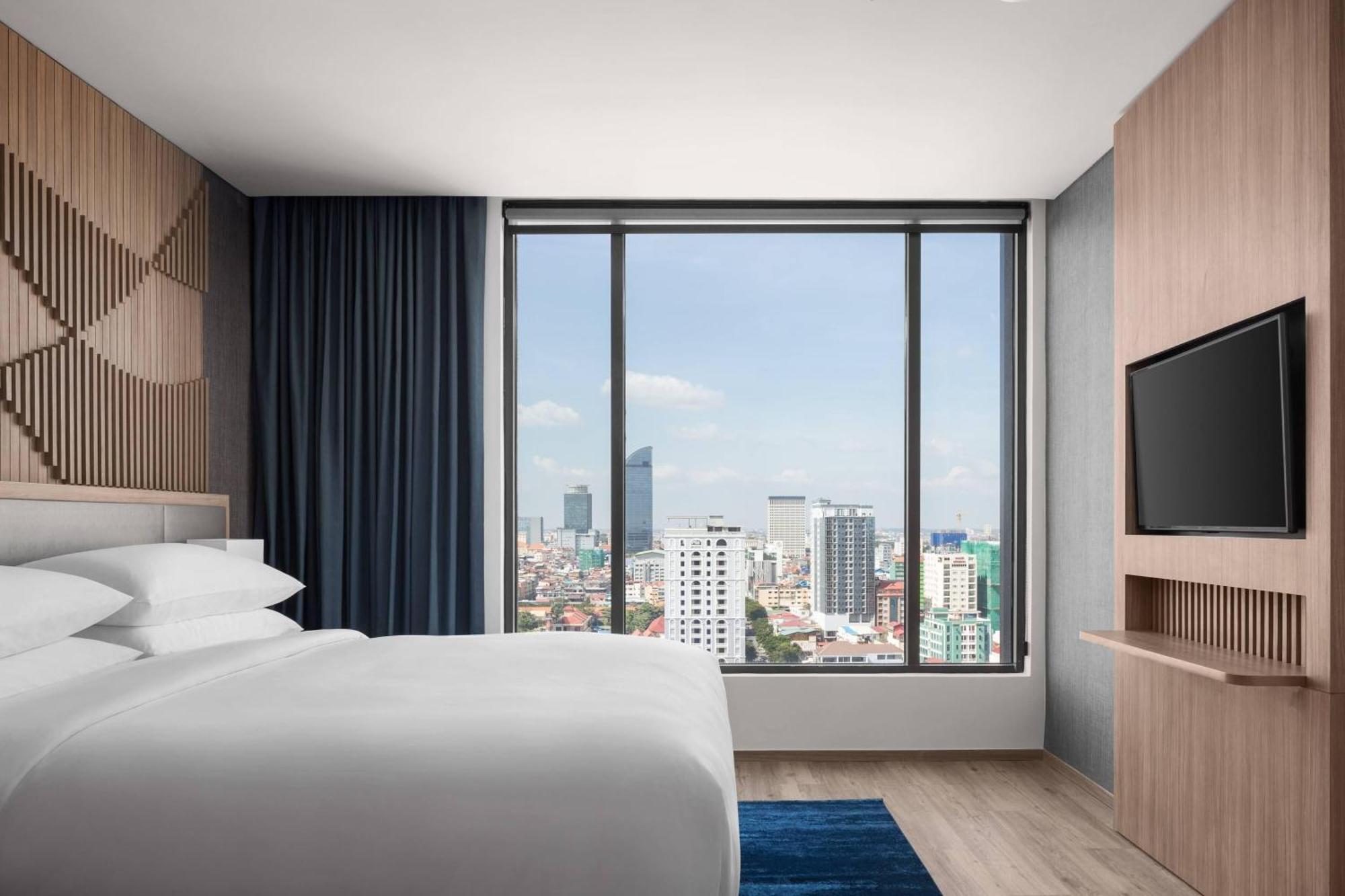 Hotel Courtyard By Marriott Phnom Penh Exterior foto