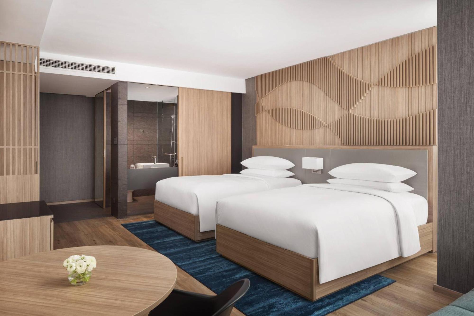 Hotel Courtyard By Marriott Phnom Penh Exterior foto