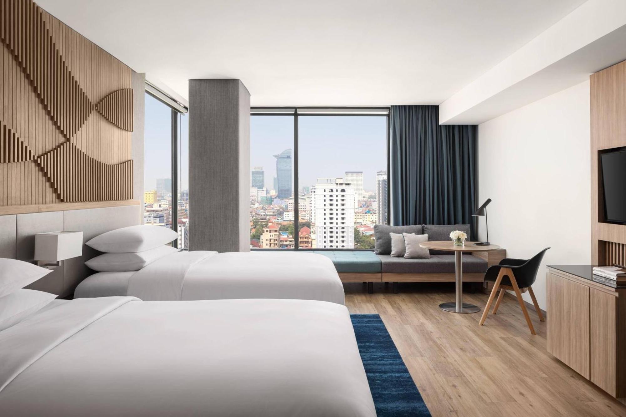 Hotel Courtyard By Marriott Phnom Penh Exterior foto